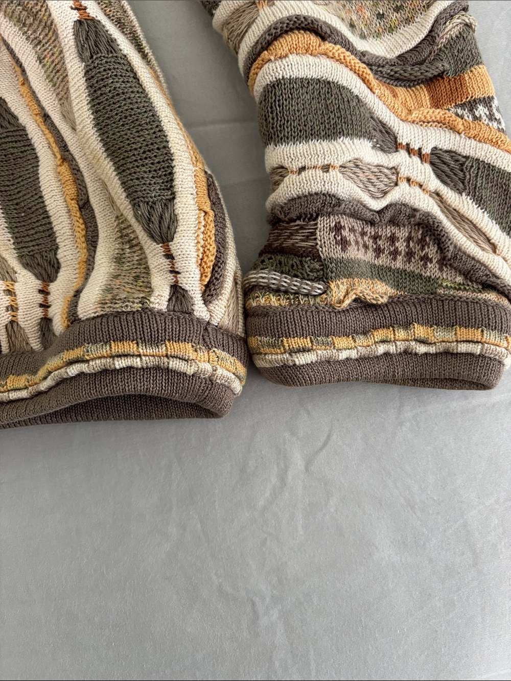VINTAGE Tundra Men’s Coogi Style Sweater - Picture 6 of 16